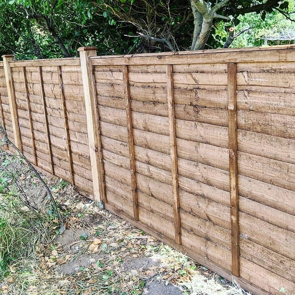 Waney-Lap Panel Fencing